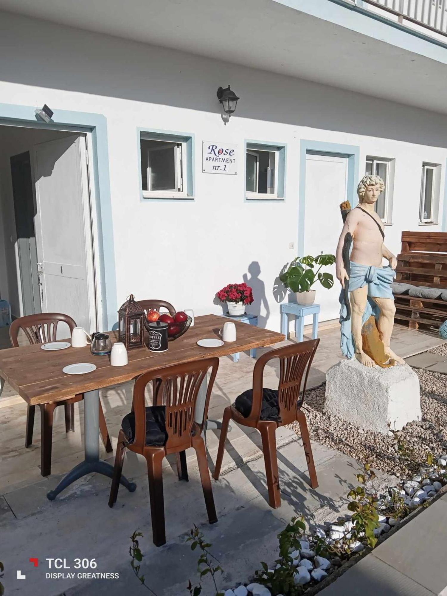 Rose Apartments Mesonghi Μωραΐτικα Εξωτερικό φωτογραφία